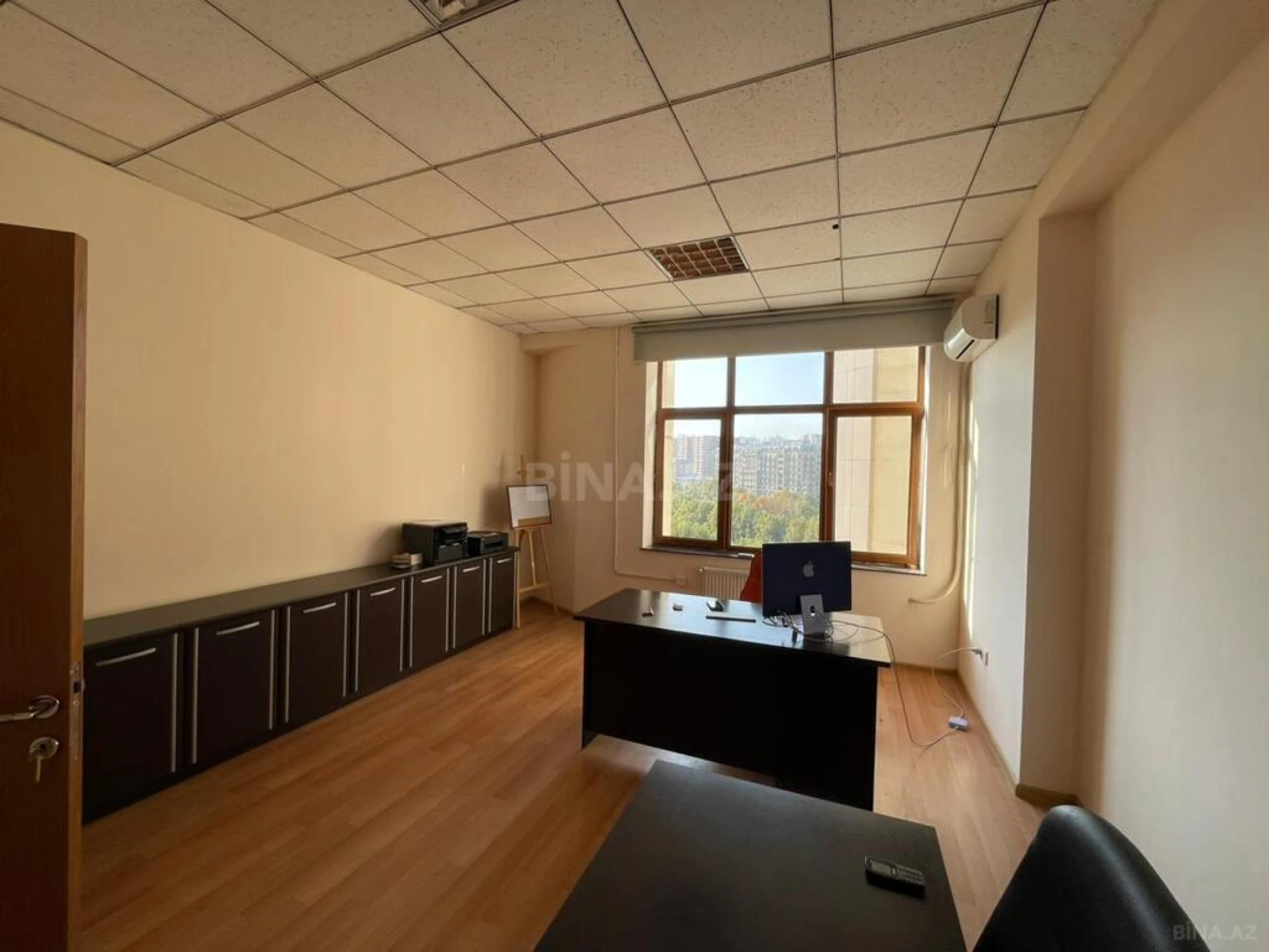 Kirayə verilir 4 otaqlı ofis 250 m²