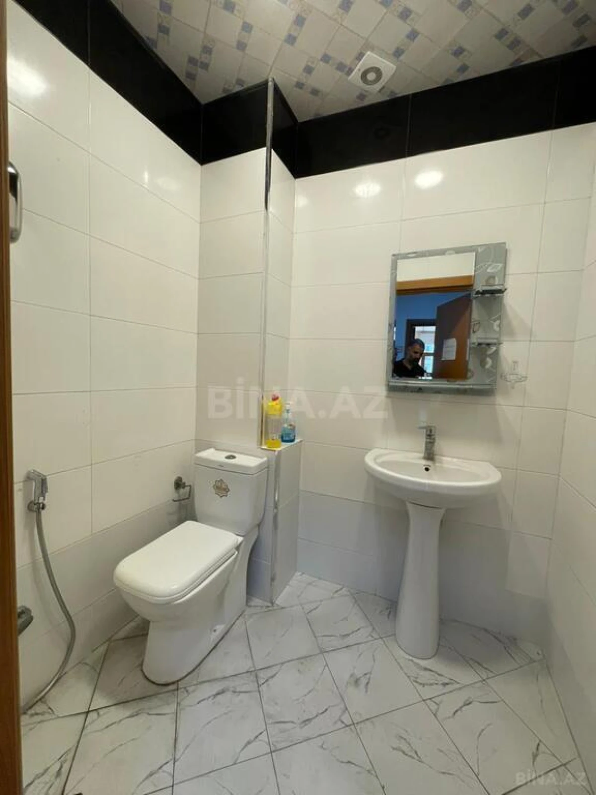 Kirayə verilir 4 otaqlı ofis 250 m²