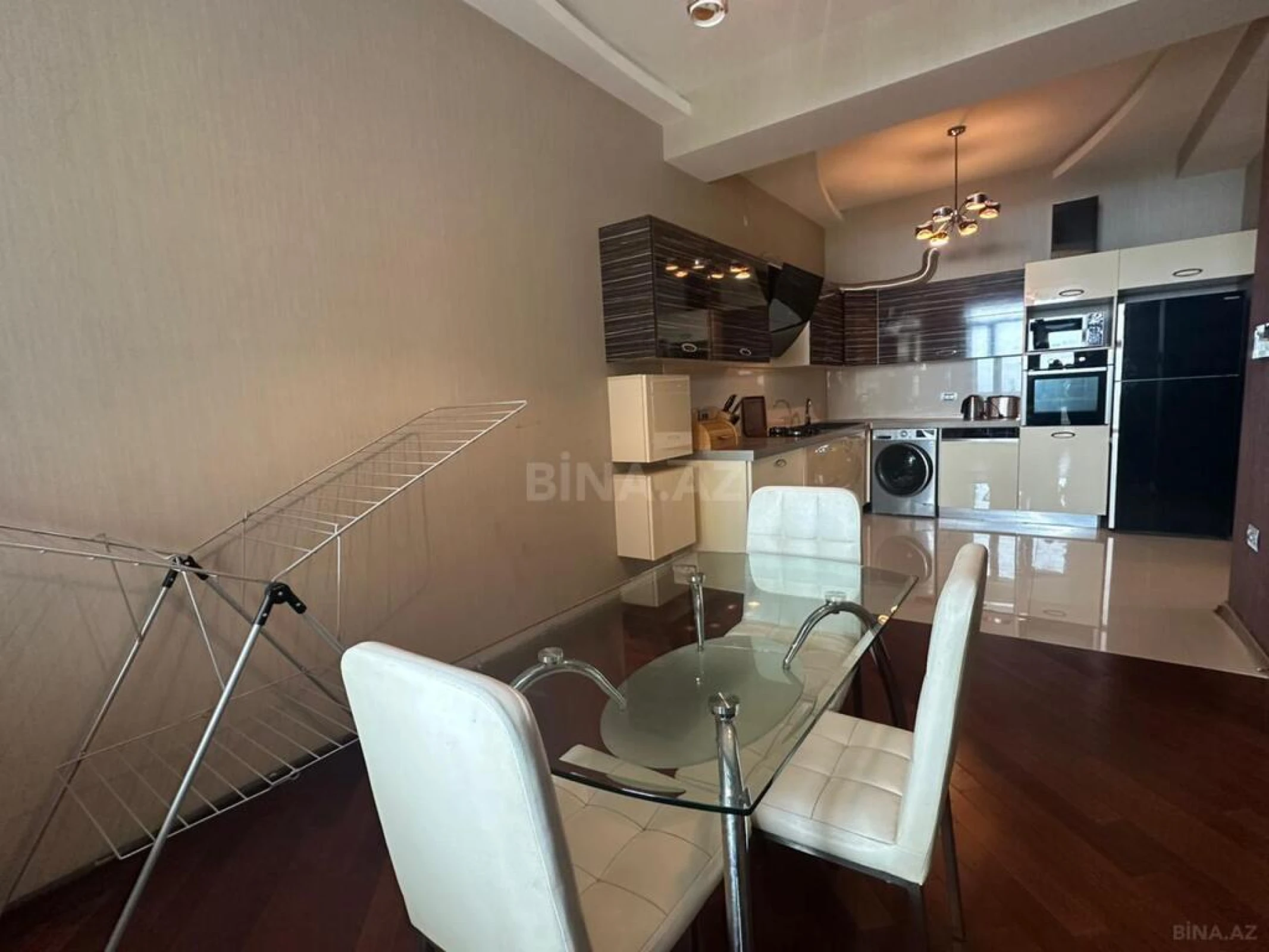 Kirayə verilir 4 otaqlı mənzil 215 m²