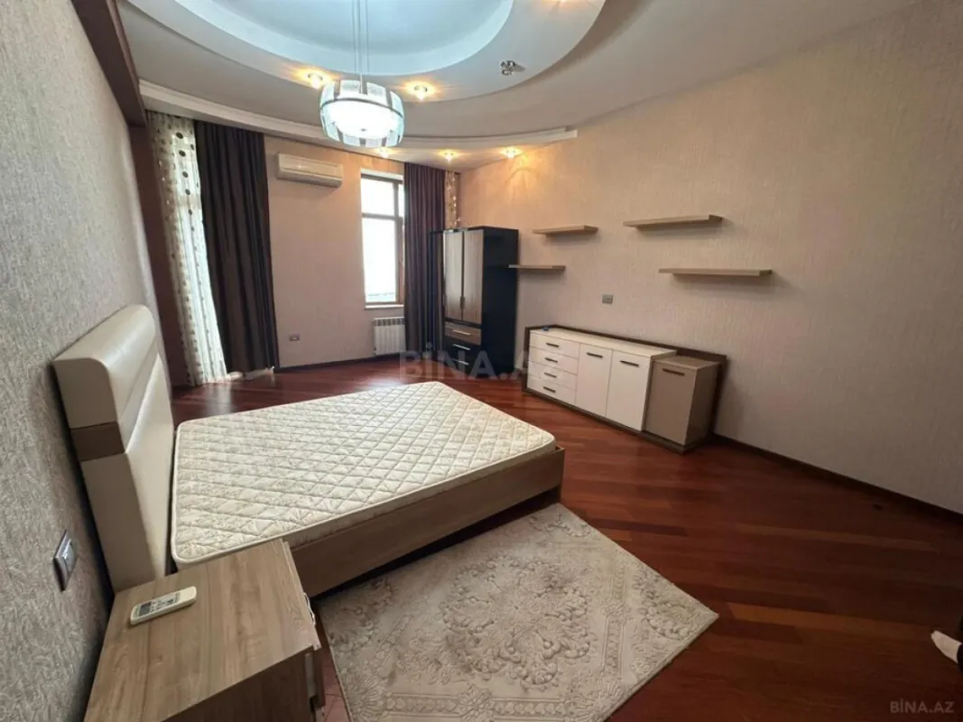 Kirayə verilir 4 otaqlı mənzil 215 m²
