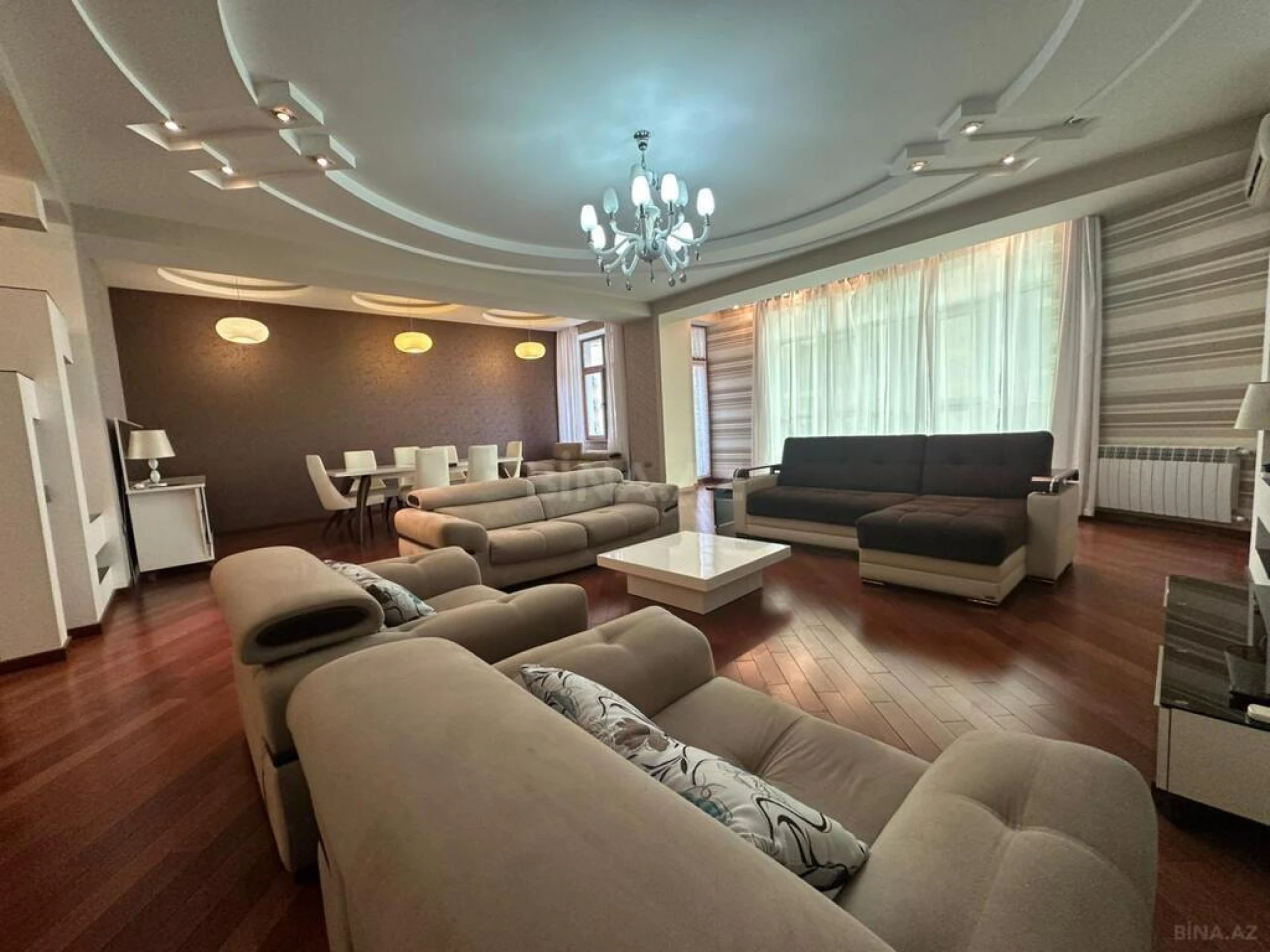 Kirayə verilir 4 otaqlı mənzil 215 m²