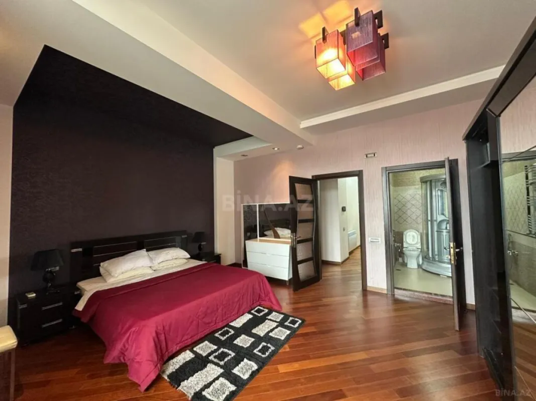 Kirayə verilir 4 otaqlı mənzil 215 m²