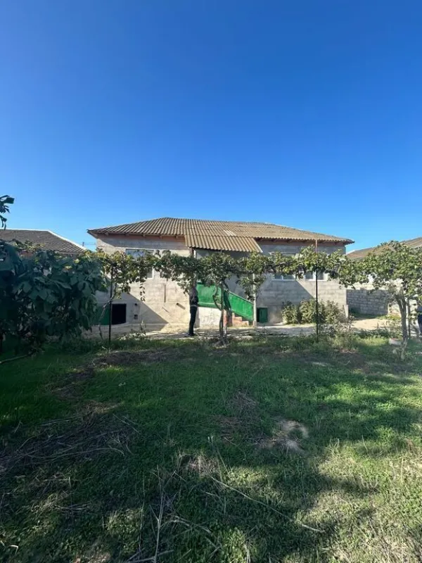 Satılır 3 otaqlı həyət evi 100 m²