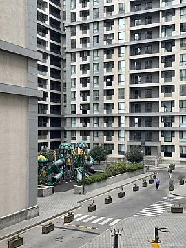 Satılır 2 otaqlı mənzil 108 m²