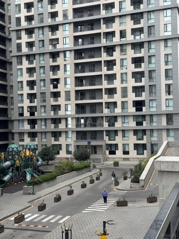 Satılır 2 otaqlı mənzil 108 m²