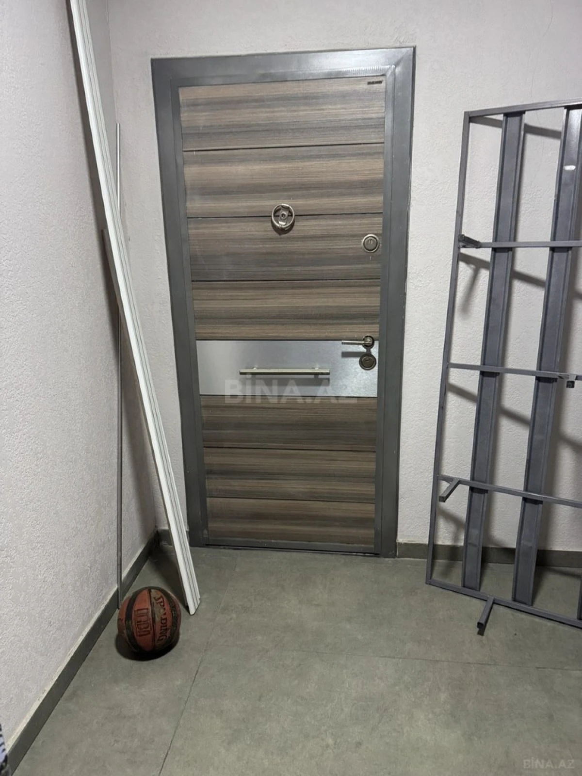 Satılır 2 otaqlı mənzil 108 m²
