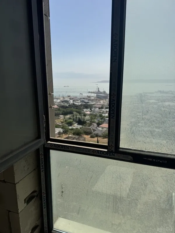 Satılır 2 otaqlı mənzil 108 m²