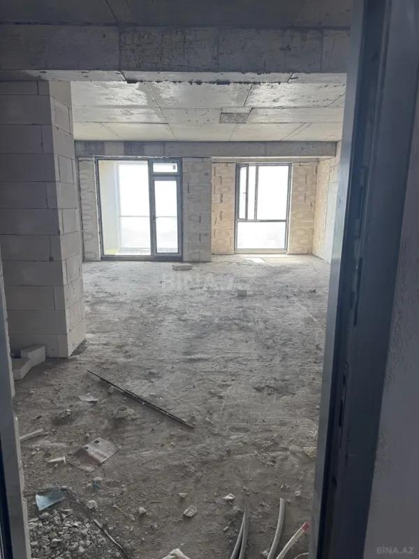 Satılır 2 otaqlı mənzil 108 m²