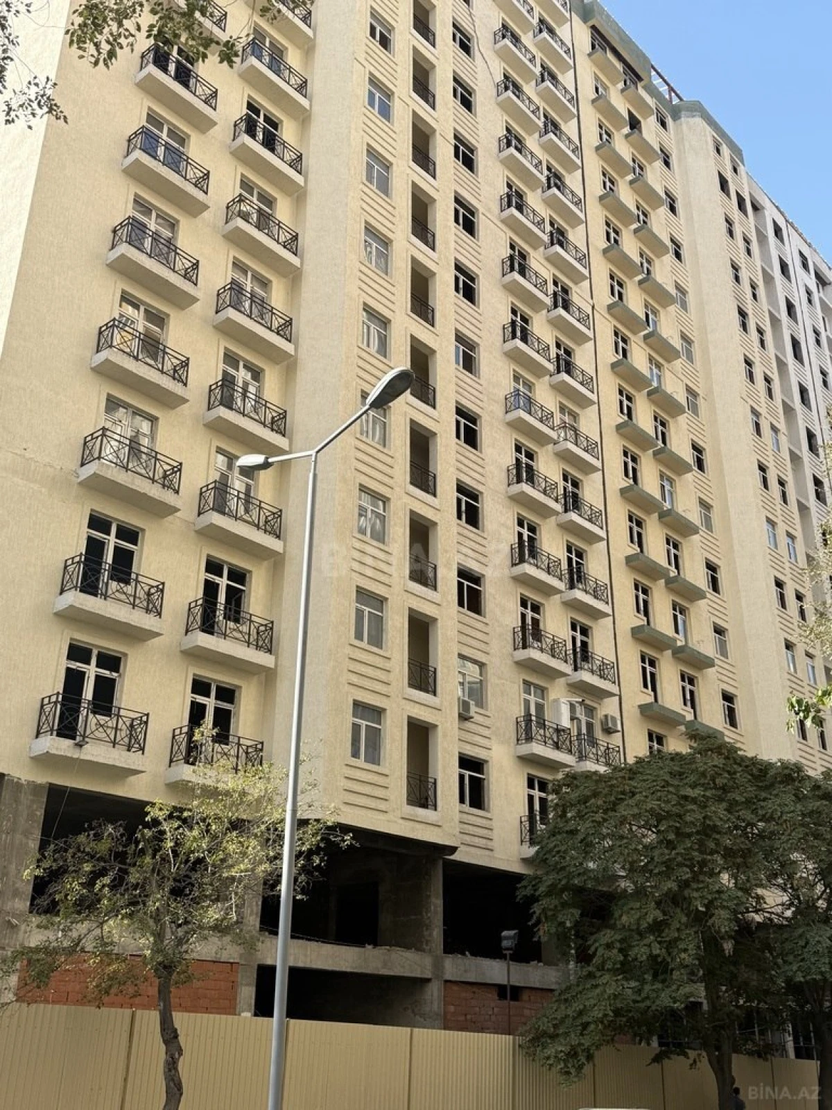Satılır 2 otaqlı mənzil 110 m²