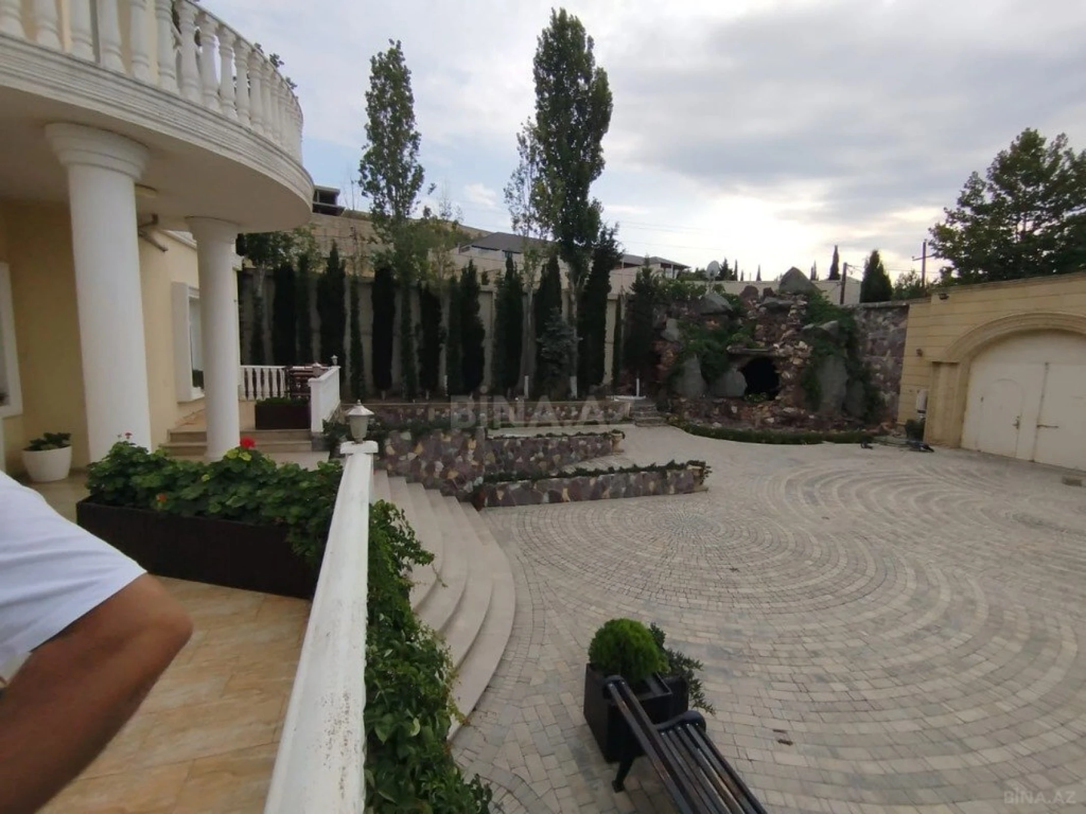 Kirayə verilir 4 otaqlı həyət evi 250 m²