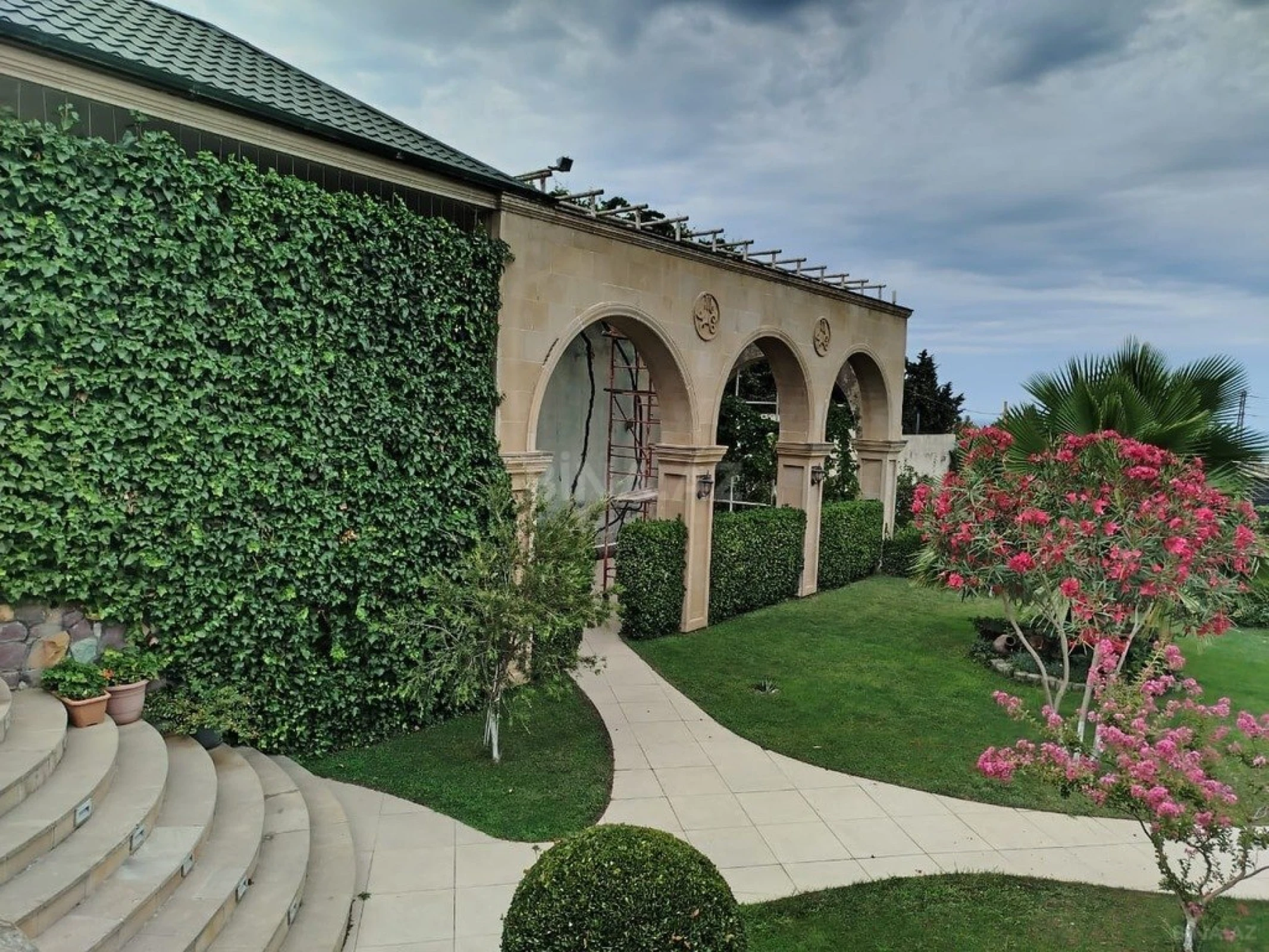 Kirayə verilir 4 otaqlı həyət evi 250 m²