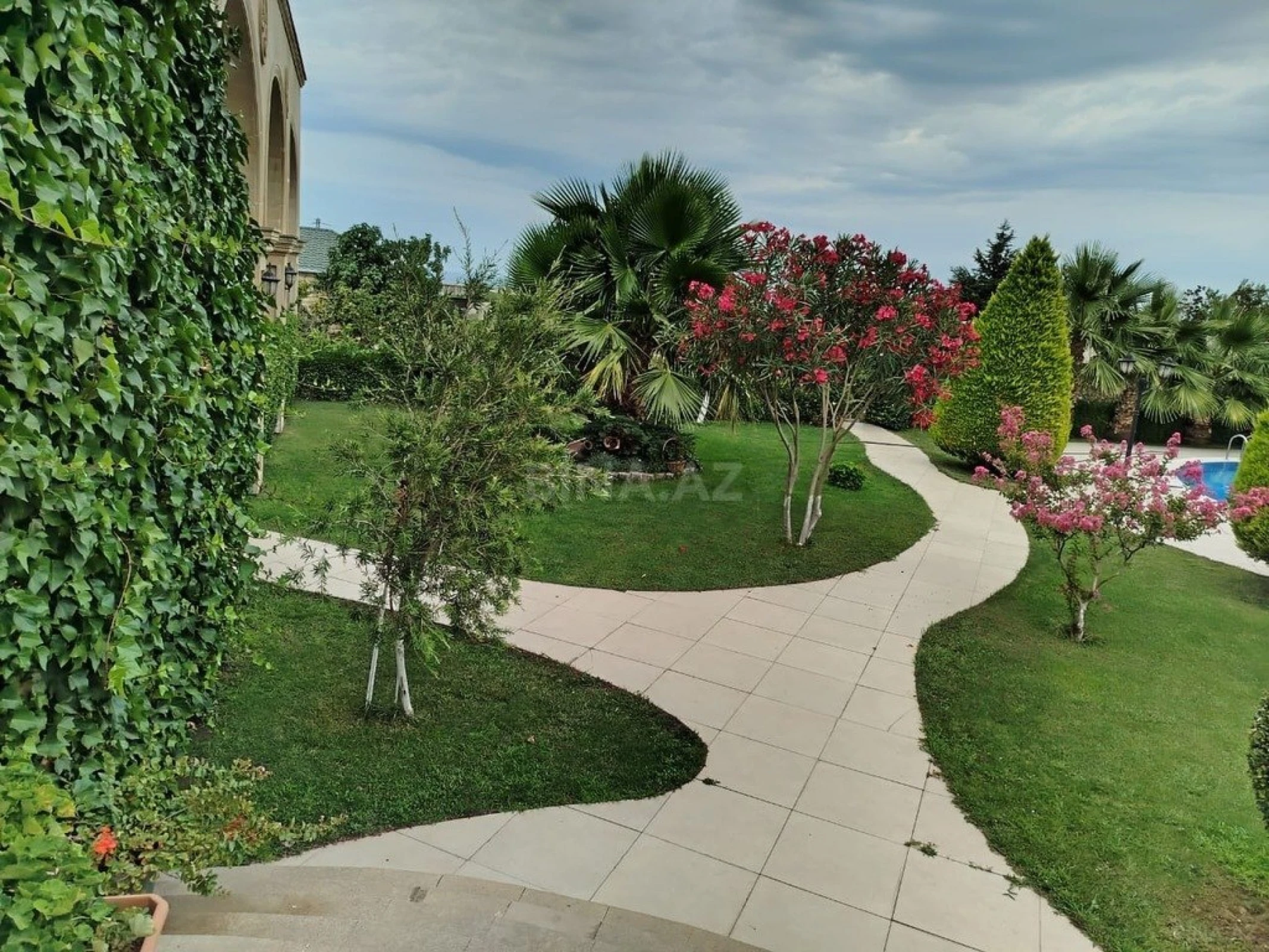 Kirayə verilir 4 otaqlı həyət evi 250 m²