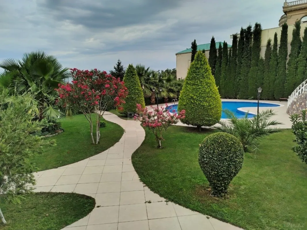 Kirayə verilir 4 otaqlı həyət evi 250 m²