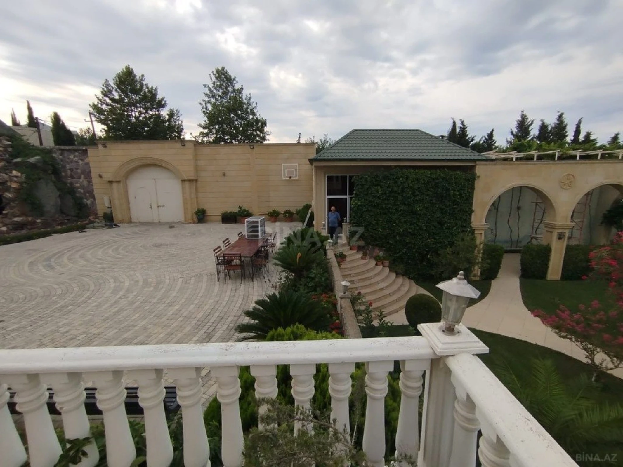 Kirayə verilir 4 otaqlı həyət evi 250 m²