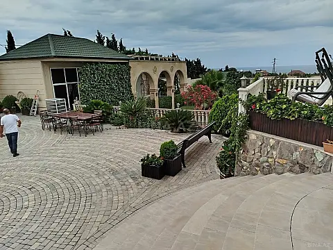 Kirayə verilir 4 otaqlı həyət evi 250 m²