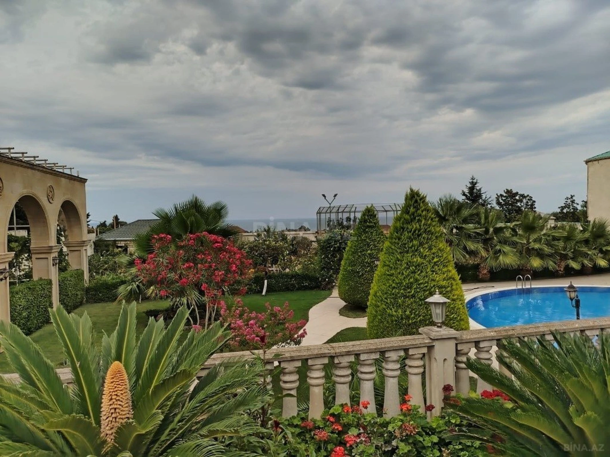 Kirayə verilir 4 otaqlı həyət evi 250 m²
