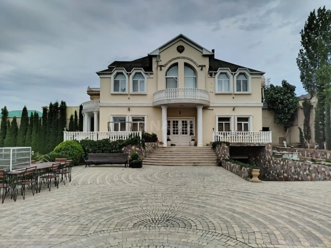 Kirayə verilir 4 otaqlı həyət evi 250 m²