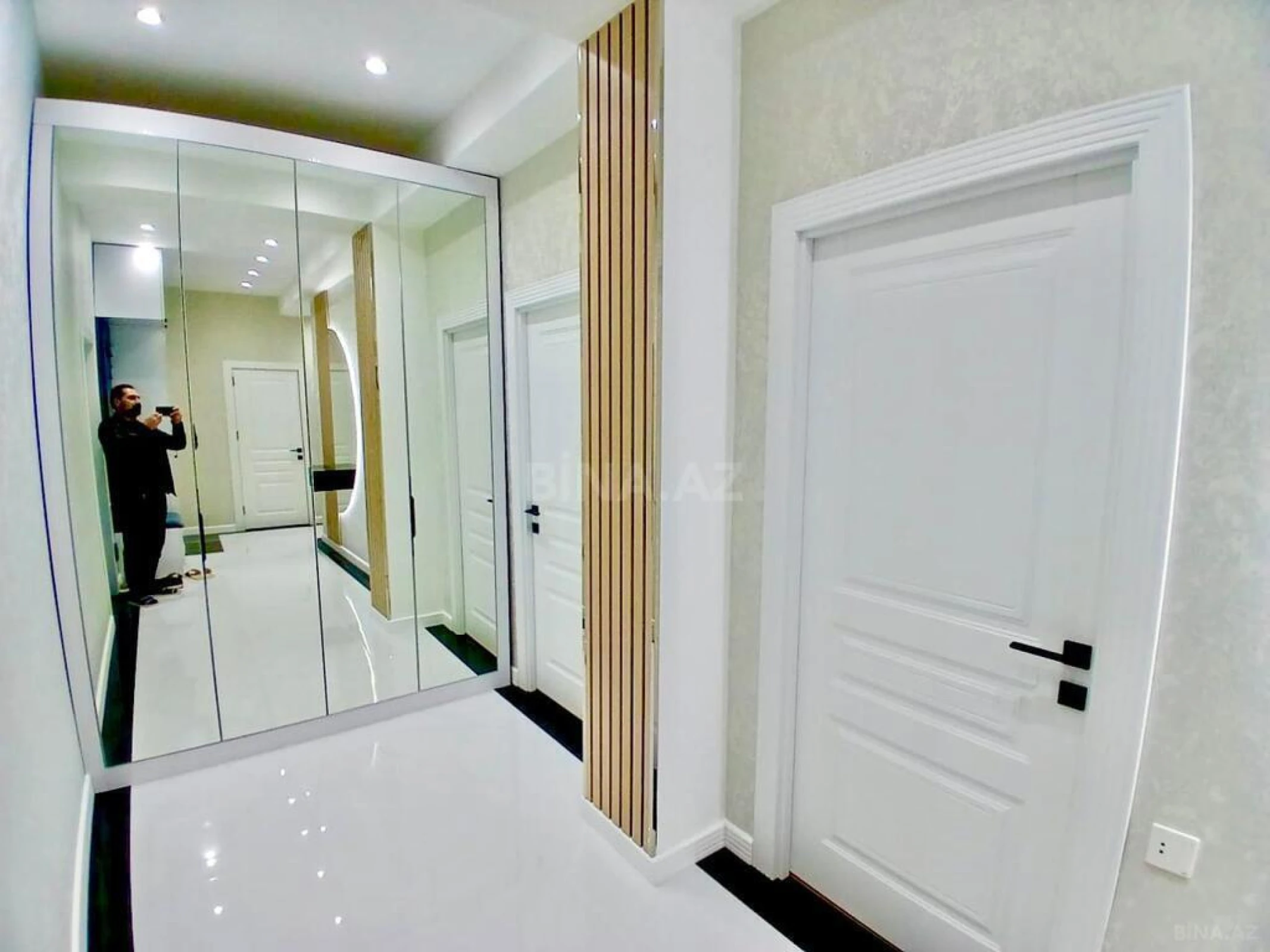 Satılır 2 otaqlı mənzil 85 m²