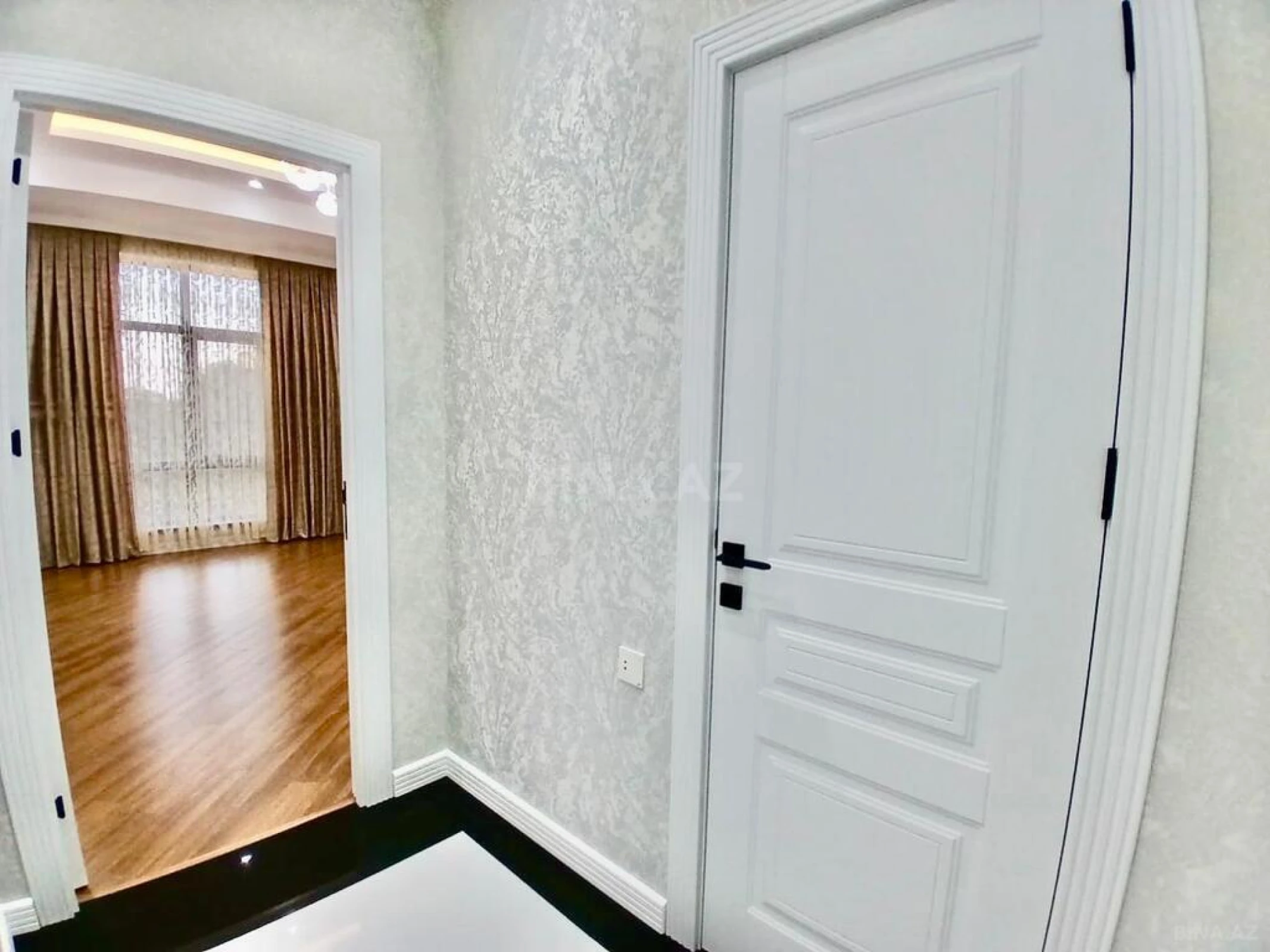 Satılır 2 otaqlı mənzil 85 m²