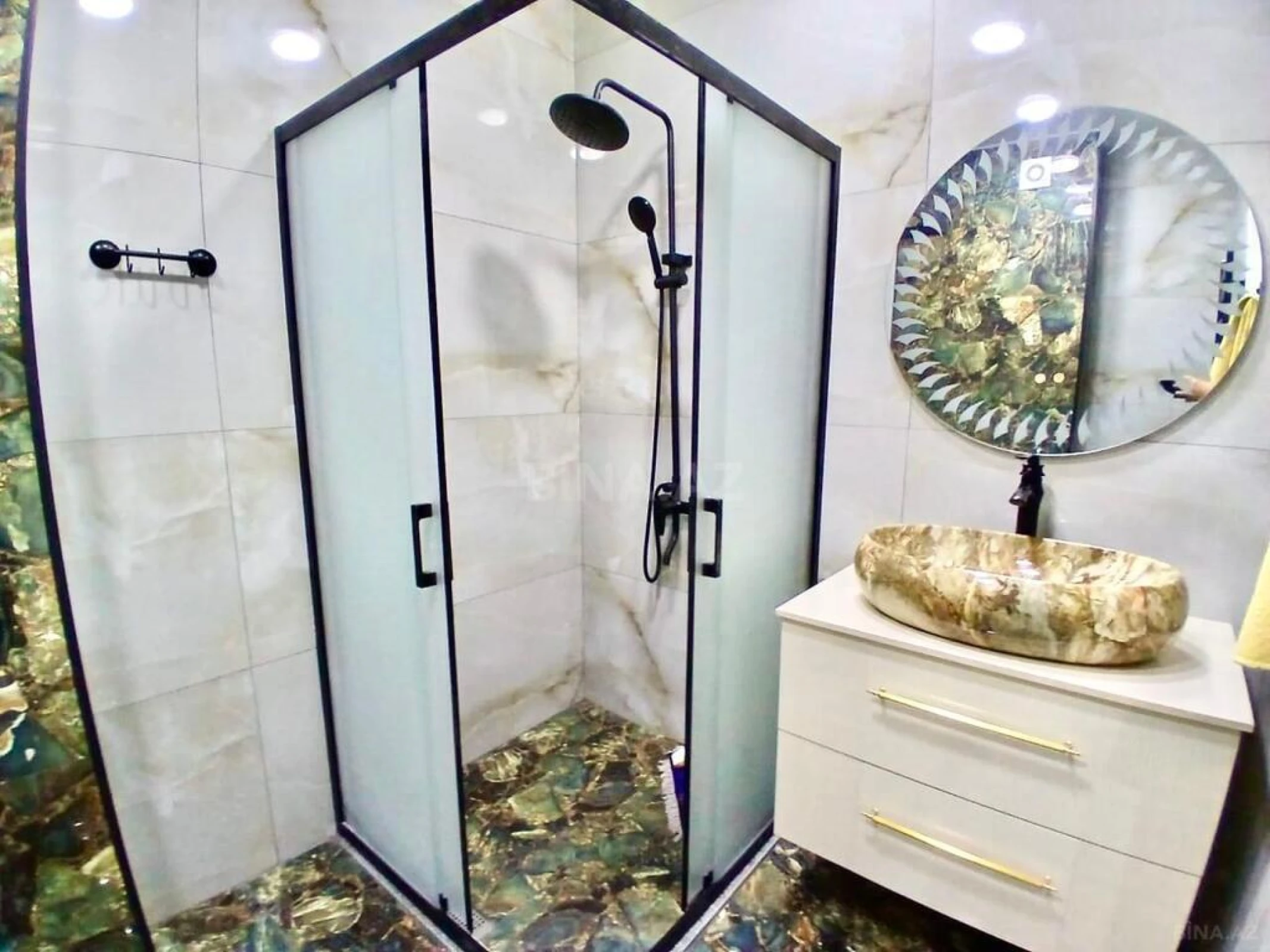 Satılır 2 otaqlı mənzil 85 m²