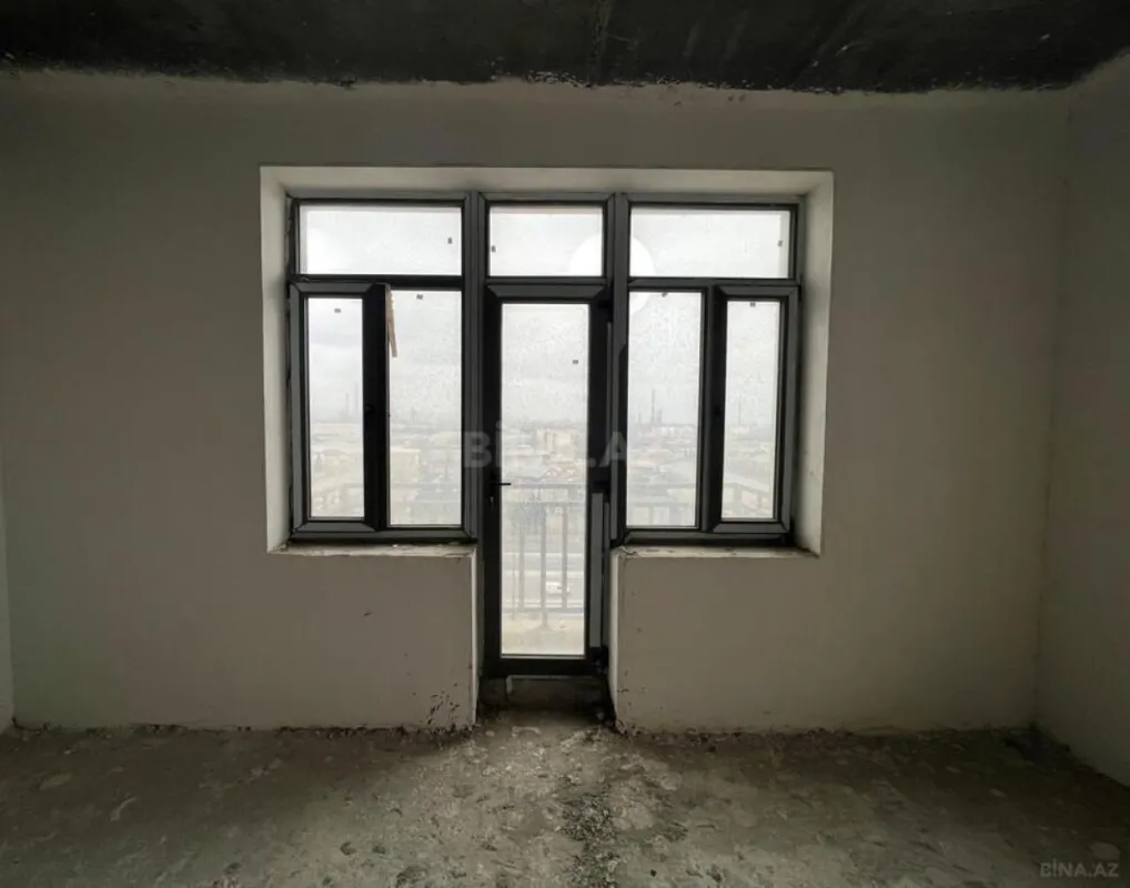 Satılır 3 otaqlı mənzil 173 m²