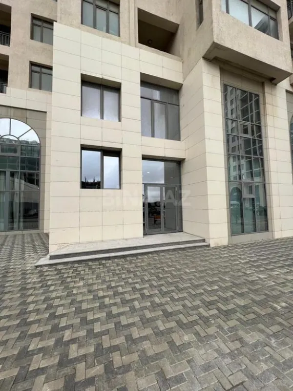 Satılır 3 otaqlı mənzil 173 m²