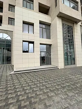 Satılır 3 otaqlı mənzil 173 m²