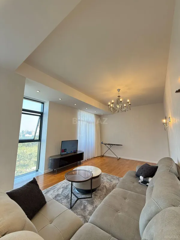 Kirayə verilir 2 otaqlı mənzil 80 m²