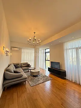 Kirayə verilir 2 otaqlı mənzil 80 m²