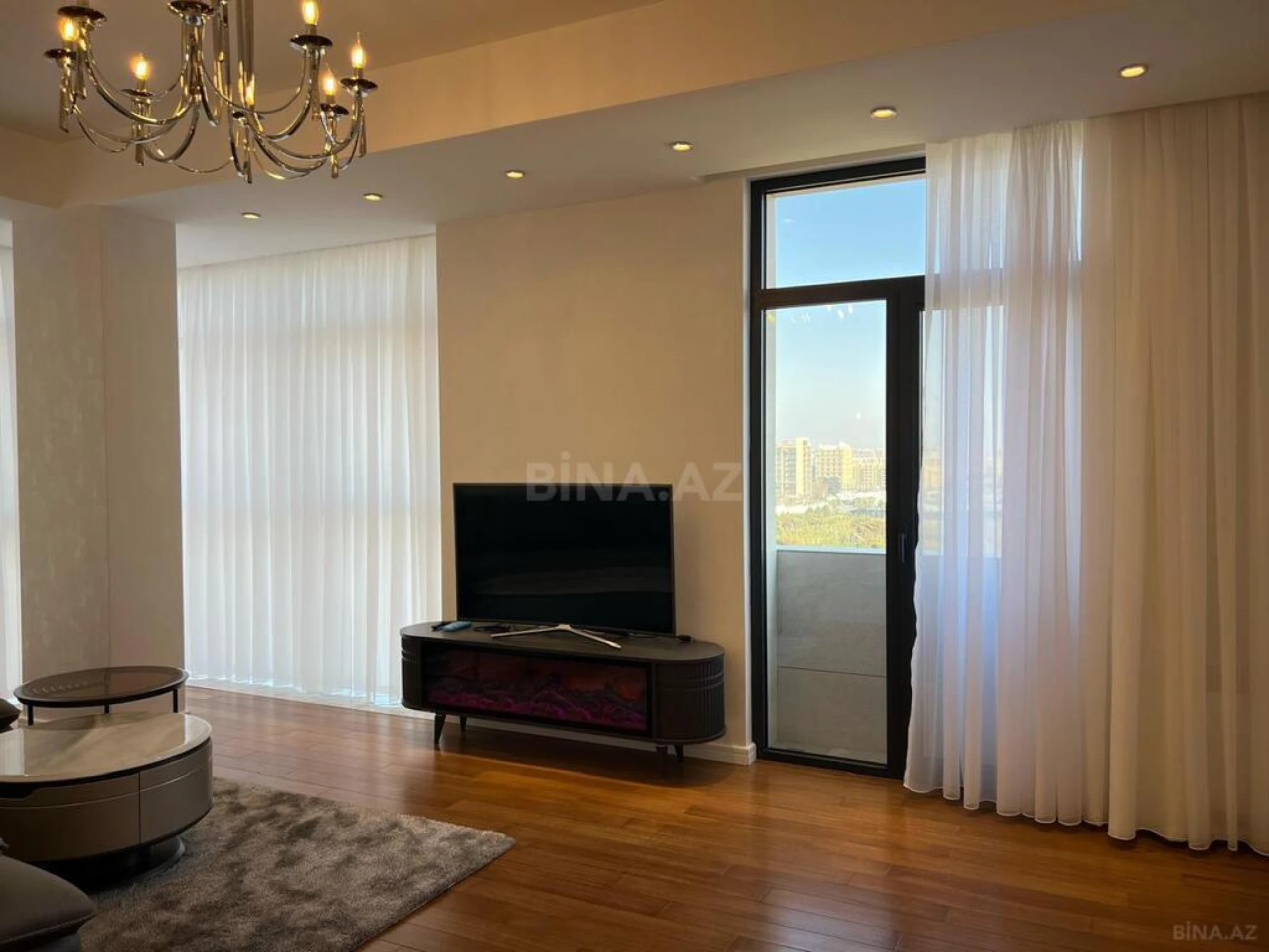 Kirayə verilir 2 otaqlı mənzil 80 m²