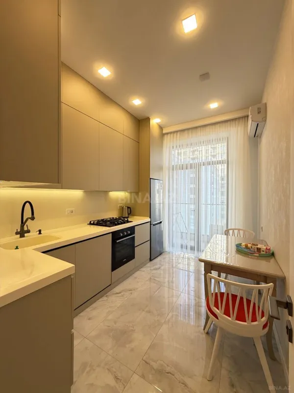 Kirayə verilir 2 otaqlı mənzil 80 m²