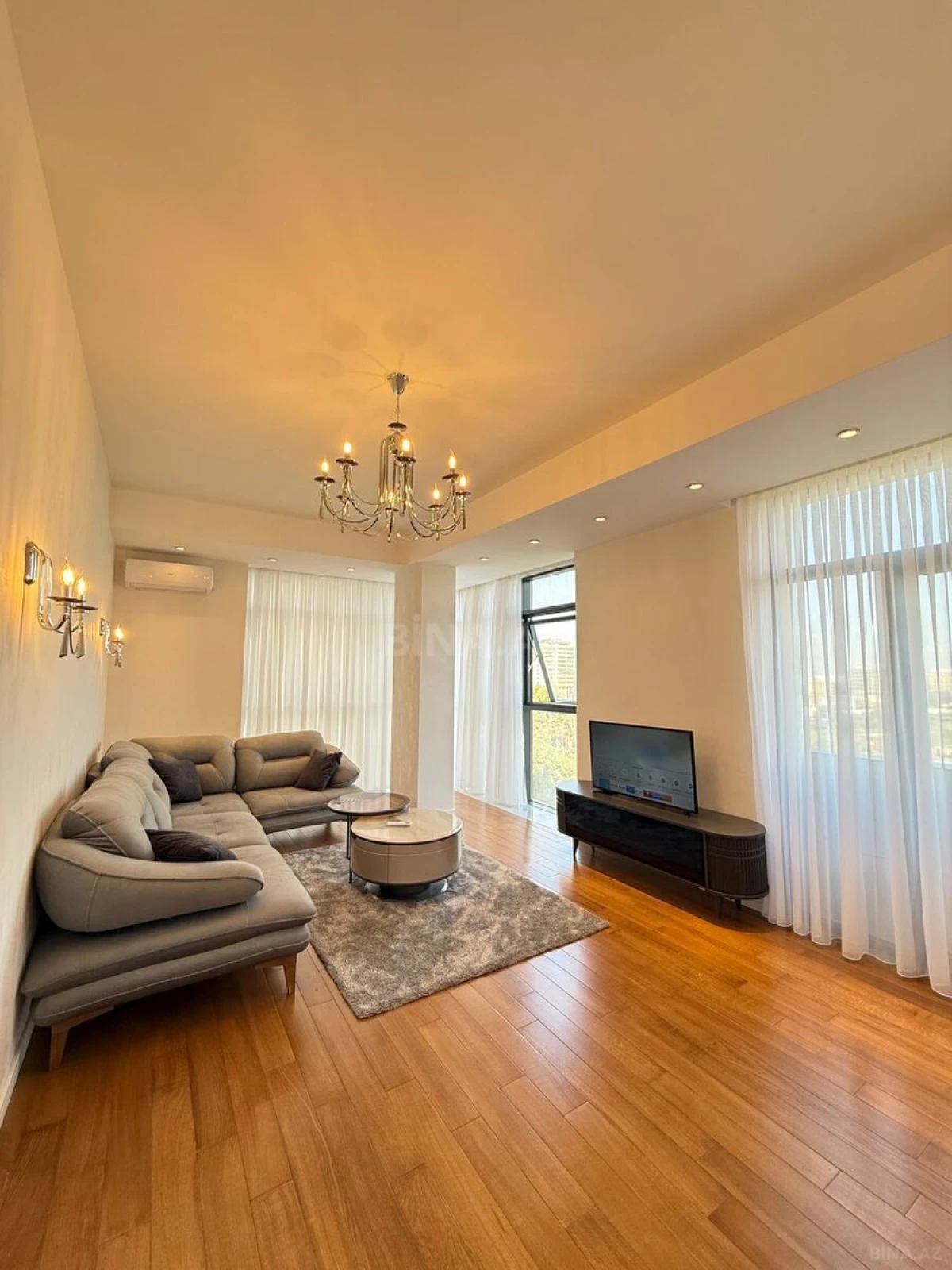 Kirayə verilir 2 otaqlı mənzil 80 m²