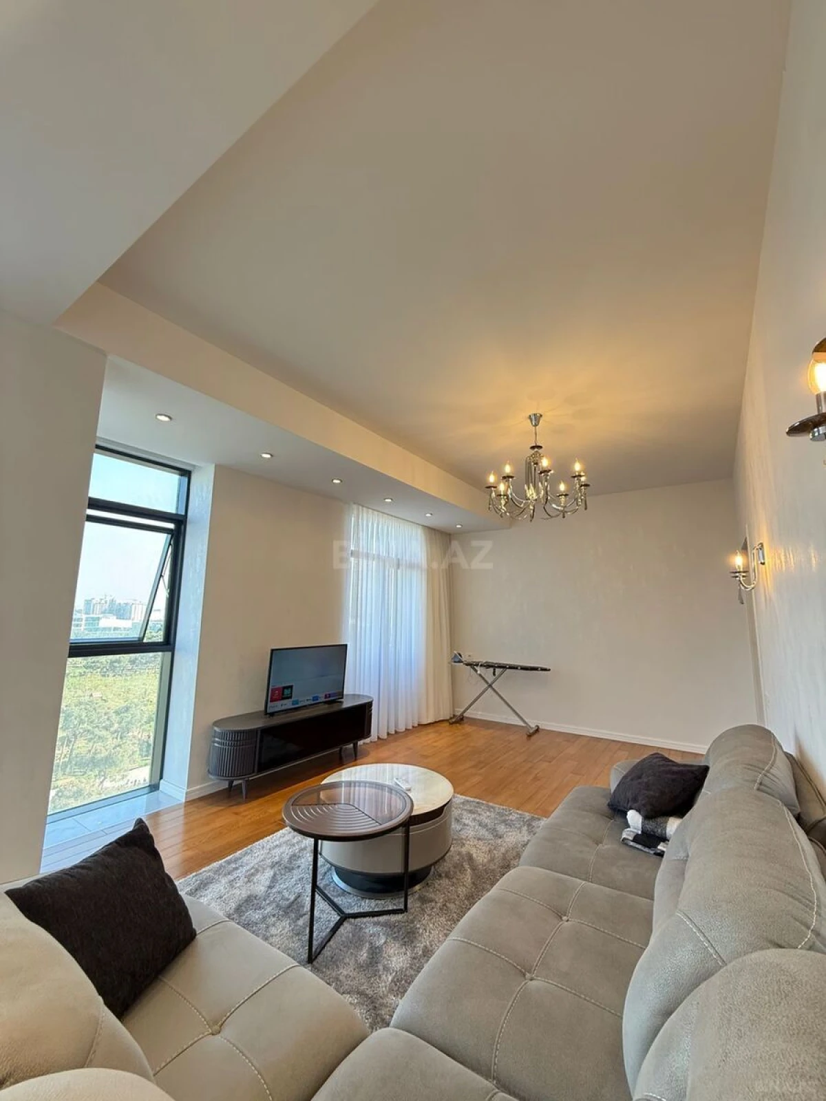 Kirayə verilir 2 otaqlı mənzil 80 m²