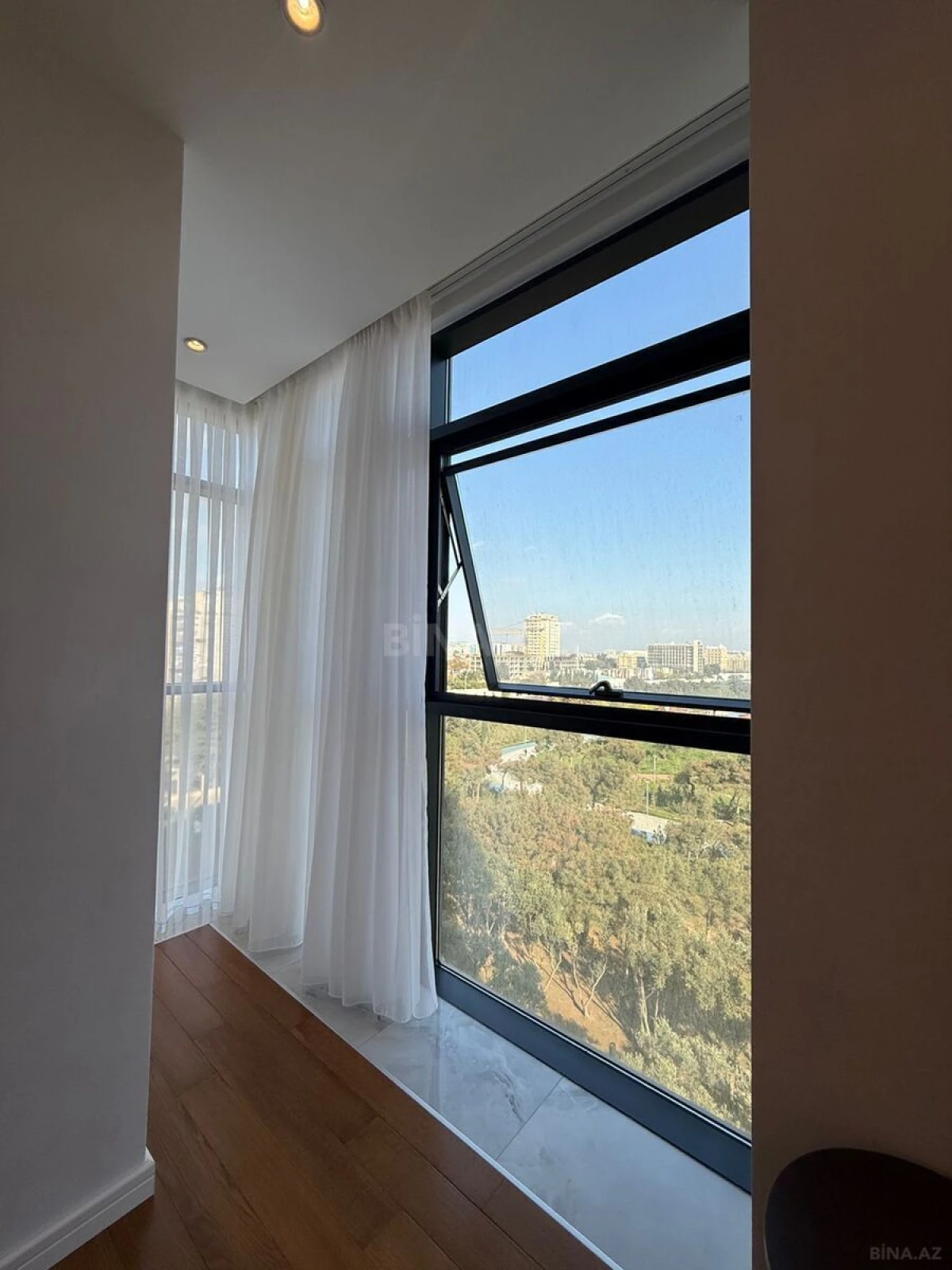 Kirayə verilir 2 otaqlı mənzil 80 m²