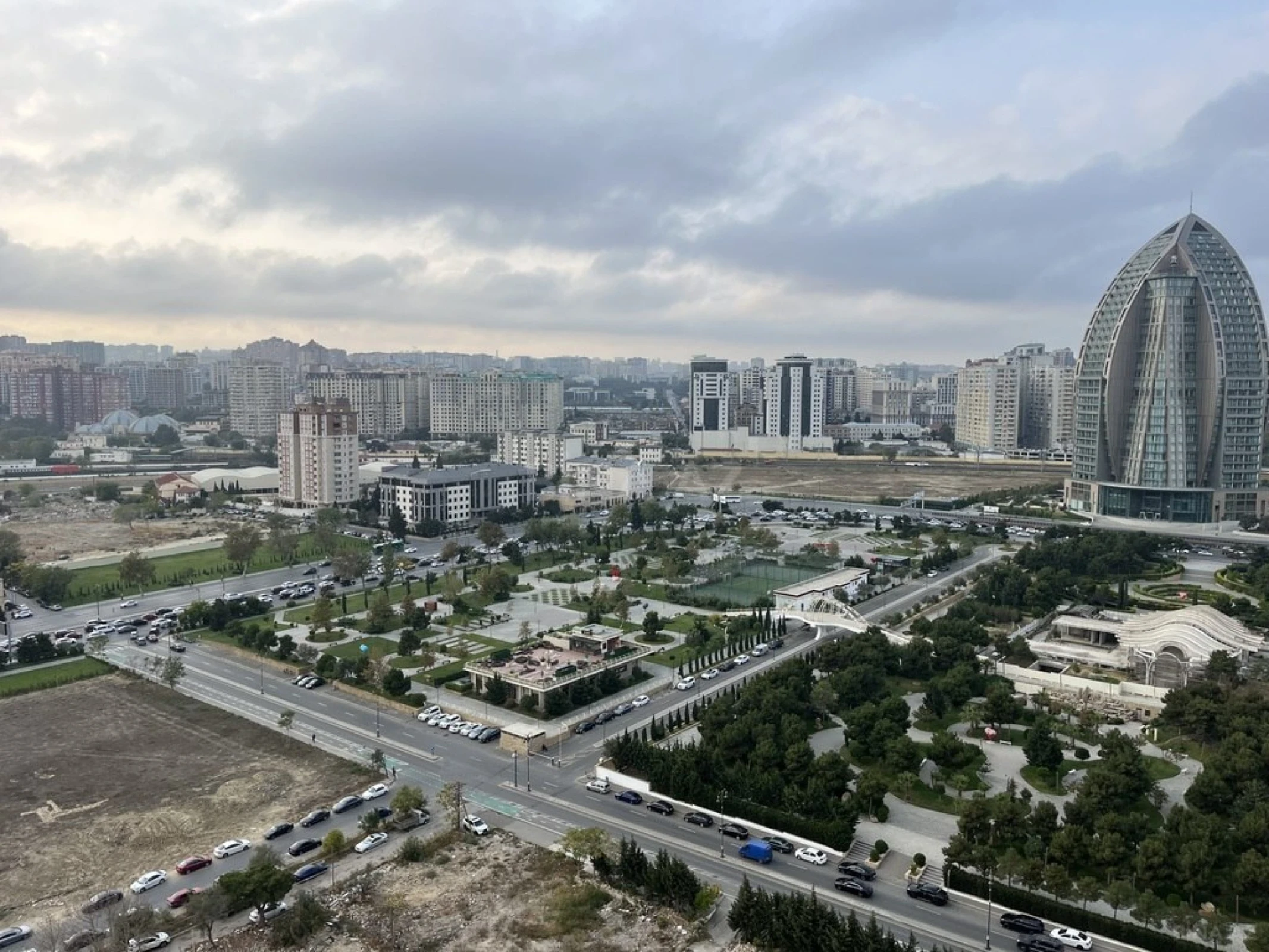 Kirayə verilir 3 otaqlı mənzil 155 m²