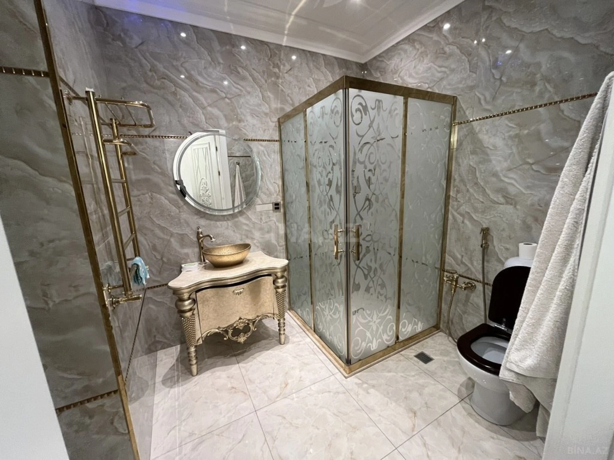 Kirayə verilir 3 otaqlı mənzil 155 m²