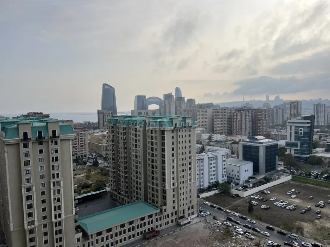 Kirayə verilir 3 otaqlı mənzil 155 m²