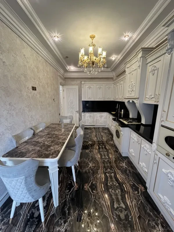Kirayə verilir 3 otaqlı mənzil 155 m²