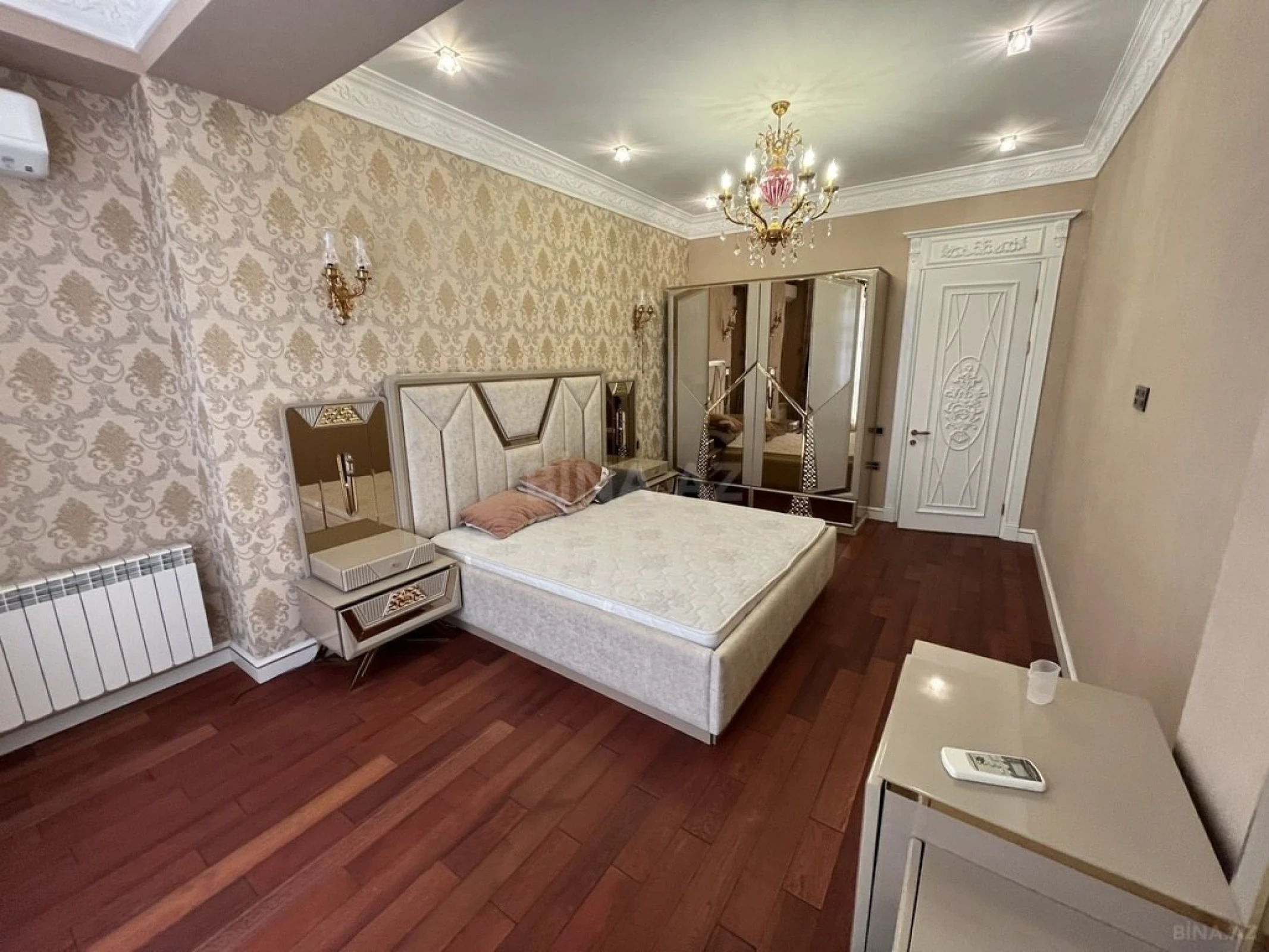 Kirayə verilir 3 otaqlı mənzil 155 m²