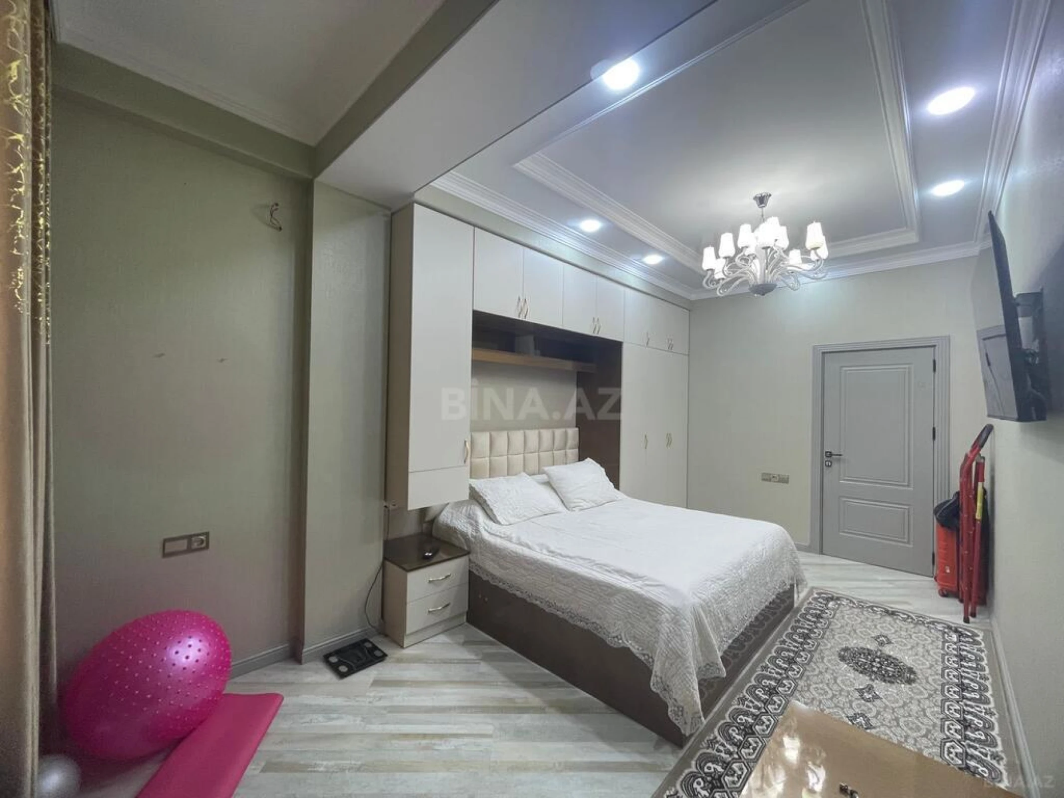 Satılır 3 otaqlı mənzil 120 m²