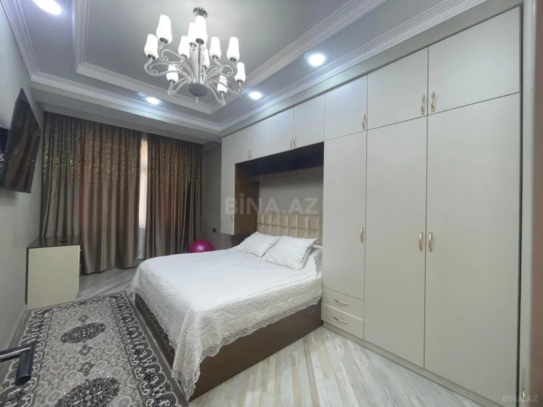 Satılır 3 otaqlı mənzil 120 m²