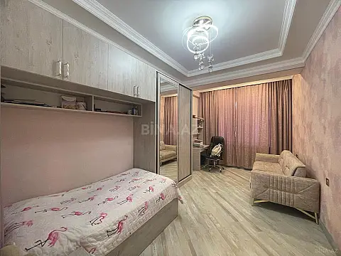 Satılır 3 otaqlı mənzil 120 m²