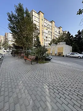 Satılır 4 otaqlı mənzil 110 m²
