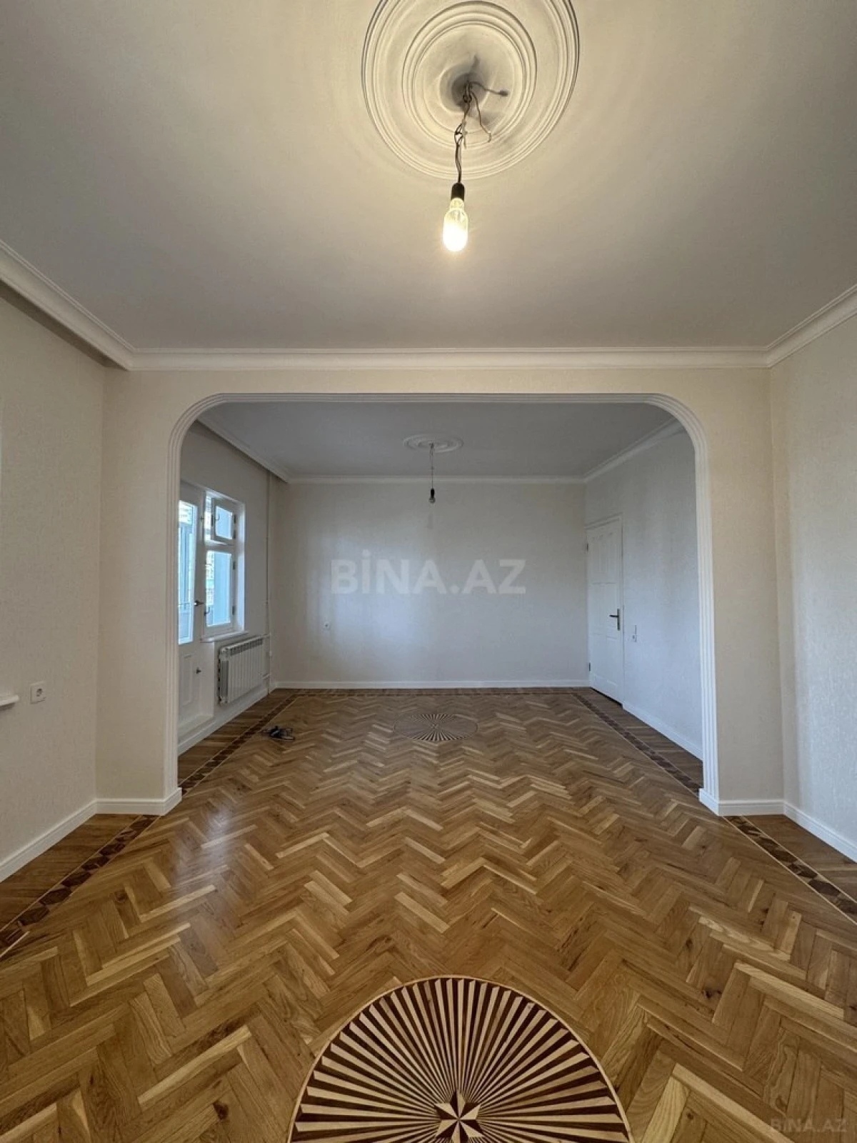 Satılır 4 otaqlı mənzil 110 m²
