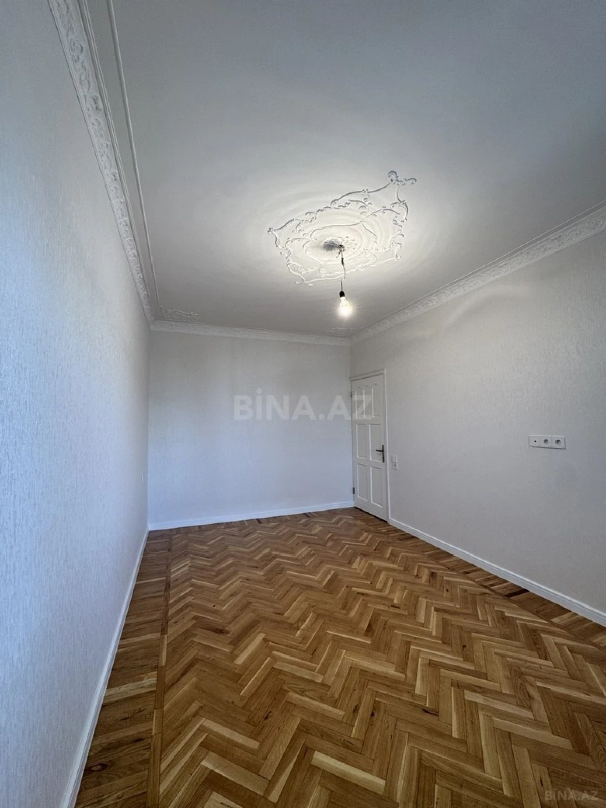 Satılır 4 otaqlı mənzil 110 m²