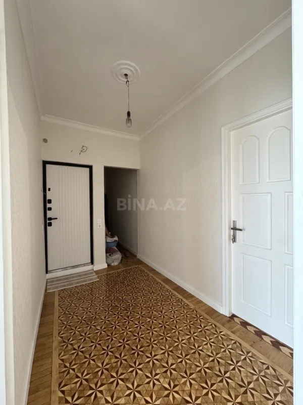 Satılır 4 otaqlı mənzil 110 m²