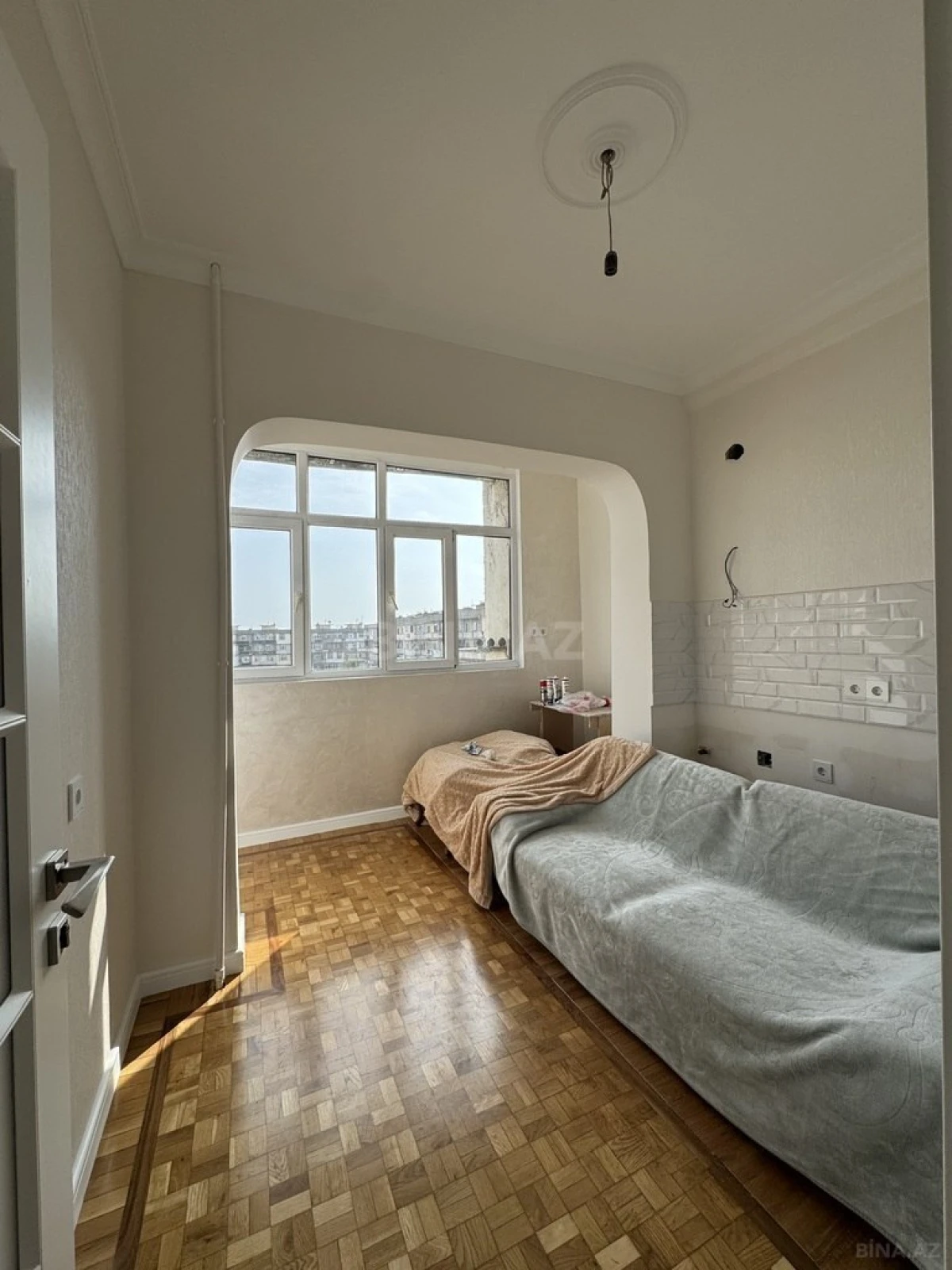Satılır 4 otaqlı mənzil 110 m²
