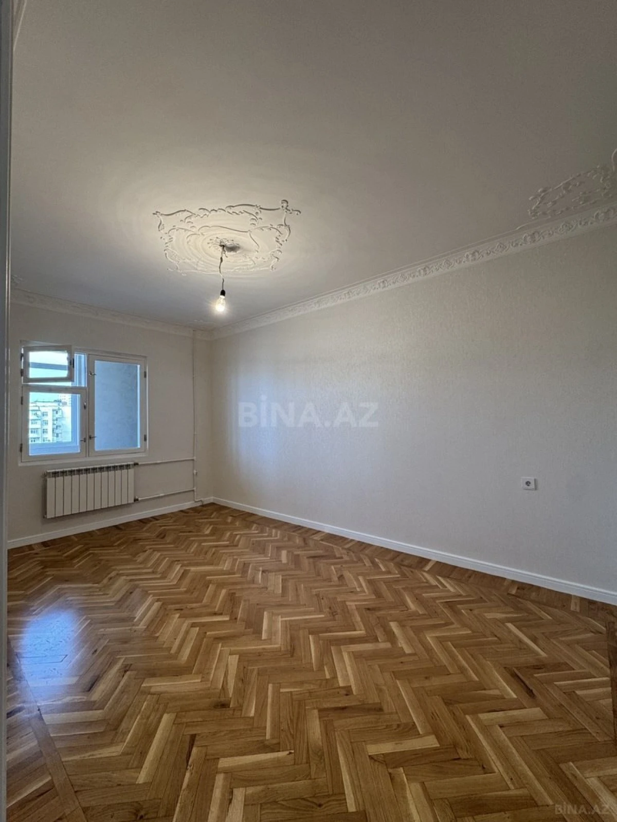 Satılır 4 otaqlı mənzil 110 m²