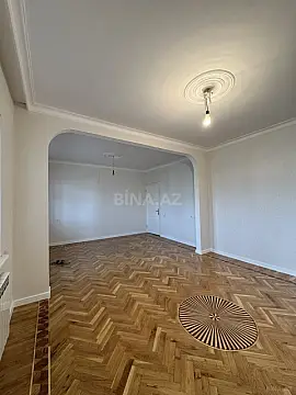 Satılır 4 otaqlı mənzil 110 m²