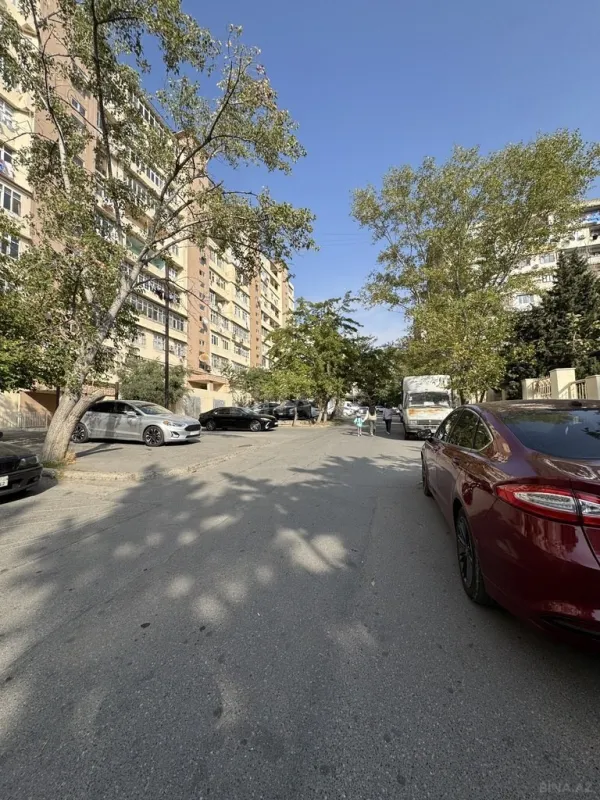 Satılır 4 otaqlı mənzil 110 m²